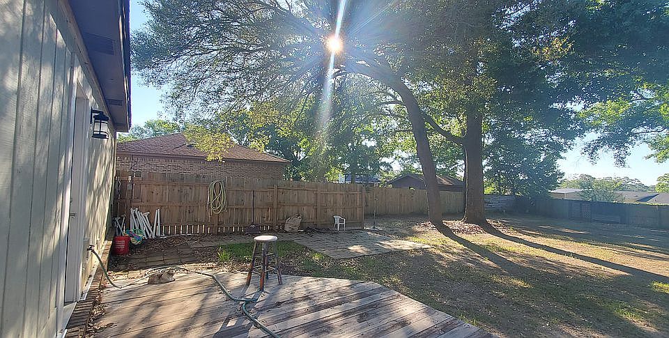 2nd image of 10438 Waterford Dr