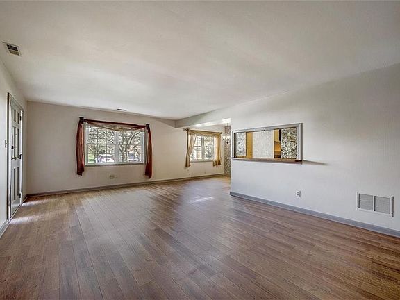4th image of 4808 London Dr