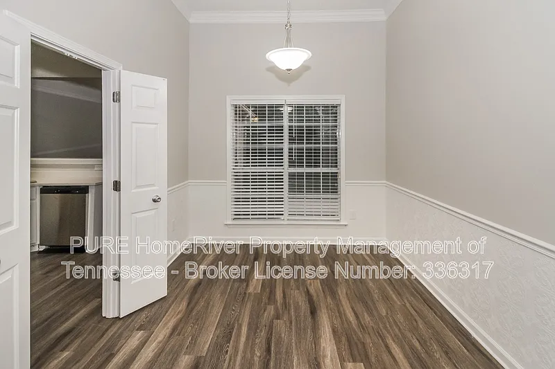 3 bed, 2.0 bath, 2000 sqft, $1,975 — Photo 3