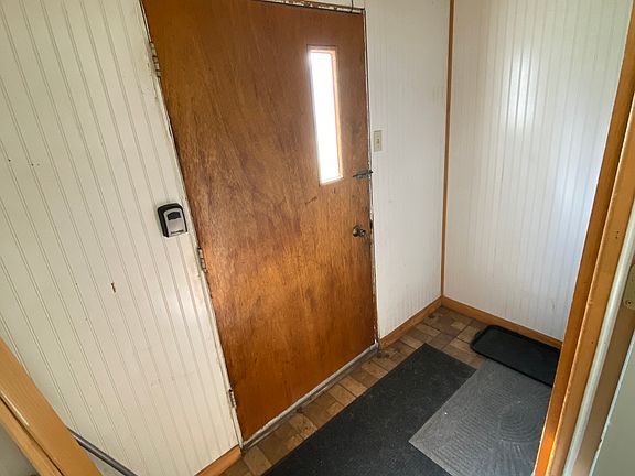 3rd image of 1222 Kennicott Ave