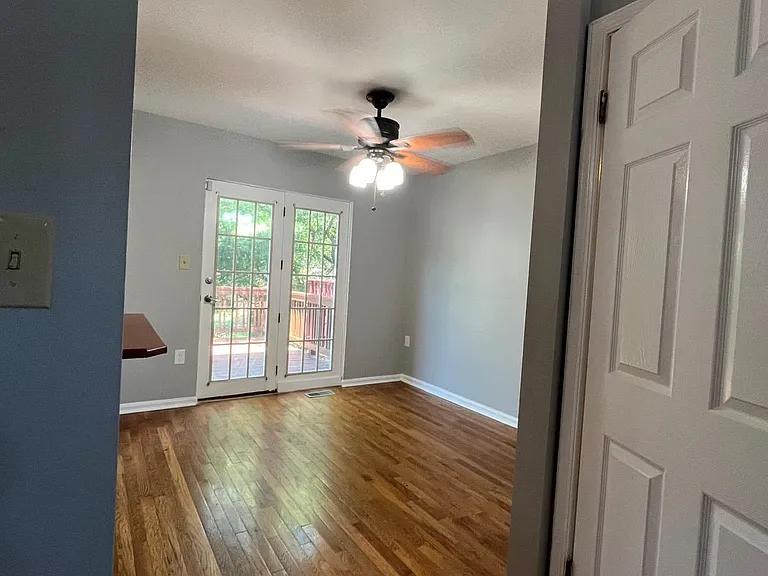 4674 Mews Dr — Photo 6
