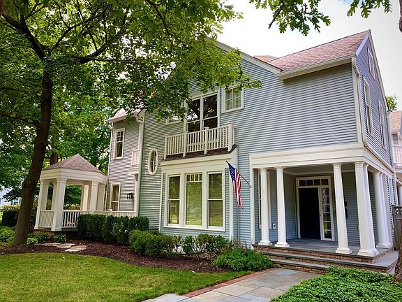 Beautiful architecture and built by James LaDuke Assoc.