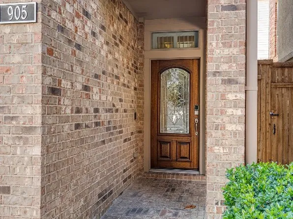 905 Marilla Ct, Dallas, TX 75201