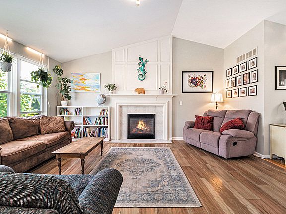 4th image of 7089 Crest Dr