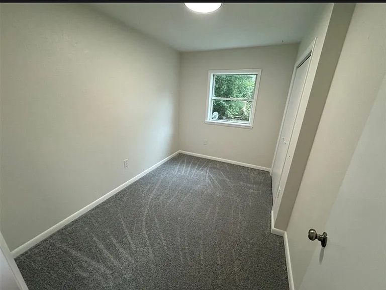 702 Broad St #1 — Photo 8