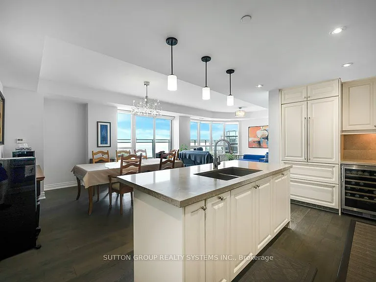 3500 Lakeshore Rd W #B814 — Photo 13