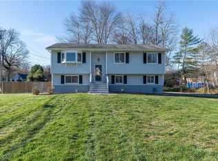 2 Pleasant Ln, Poughkeepsie, NY 12603