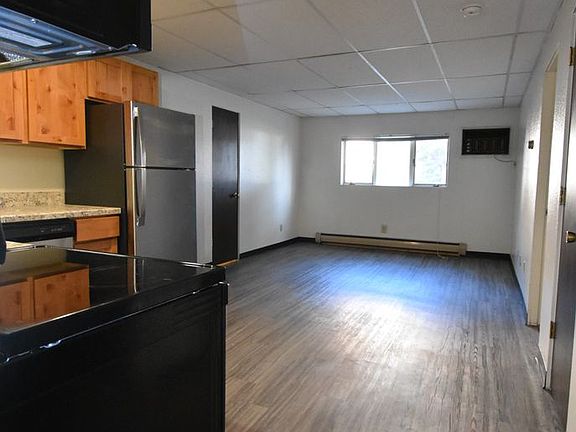 4th image of 801 W Villard St #27
