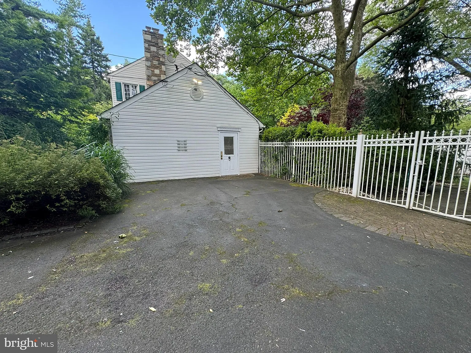 1 bed, 950 sqft, $1,800 — Photo 2