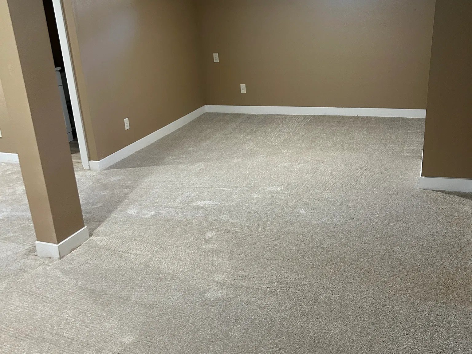 705 S Hawthorne Ave — Photo 4