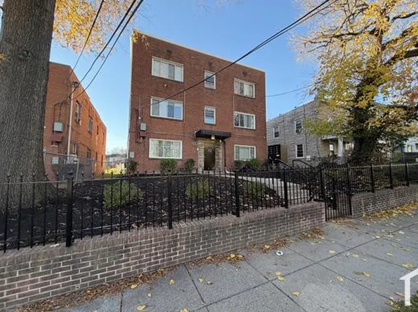 316 62nd St NE #1, Washington, DC 20019
