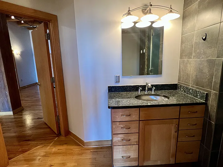 413 N 2nd St #220 — Photo 7