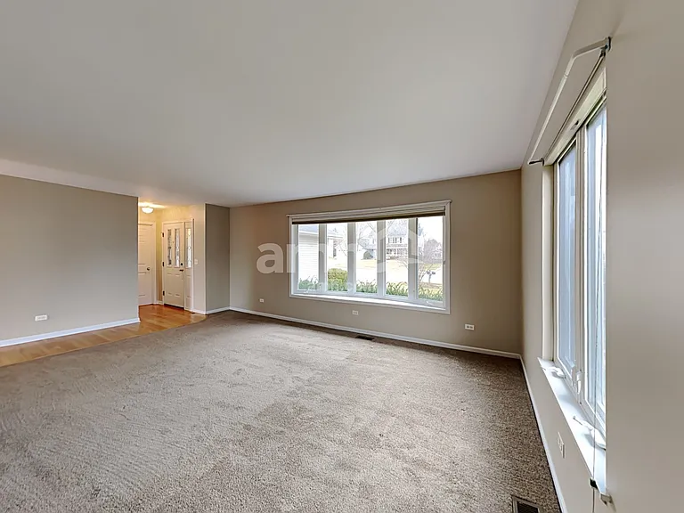 3415 Turnberry Dr — Photo 5