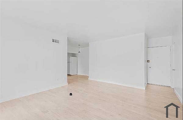 1st image of 1327 N Laurel Ave APT 10