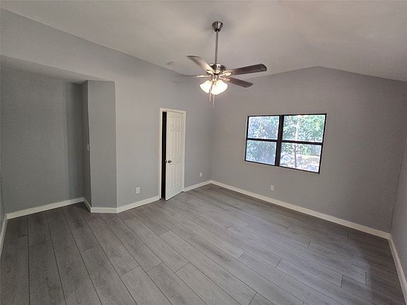 5th image of 314 W Clarendon Dr
