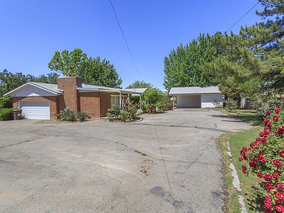 5th image of 826 E Navajo St