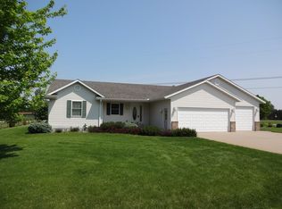 4820 Fieldstone Dr, Plover, WI 54467