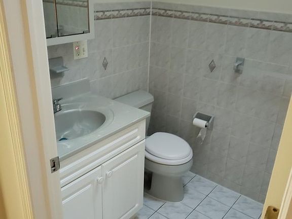 4th image of 103 Laidlaw Ave