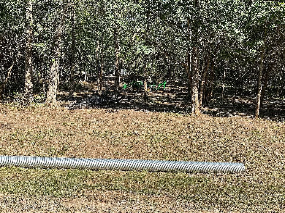 2nd image of 22 Oak Knoll Ct