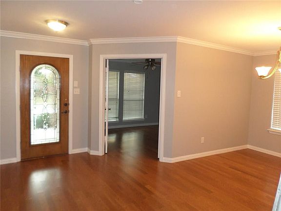 4th image of 1014 Castroville Dr
