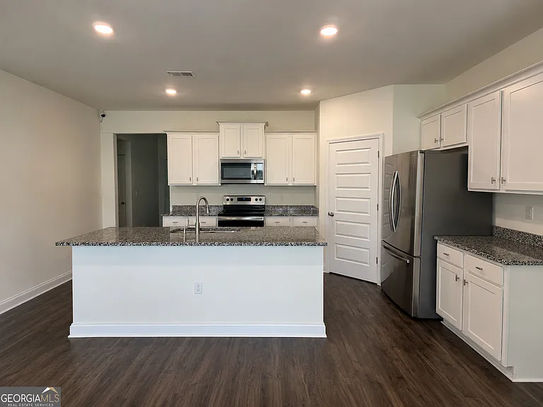 236 Sullivan St — Photo 4