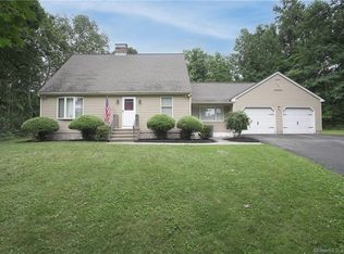 91 Country Ln, Meriden, CT 06451