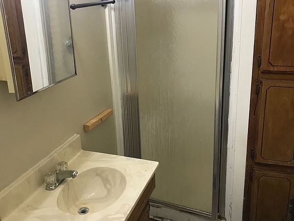3rd image of 420A E Will Rogers Blvd