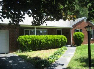 13 Wayne St, Norwich, CT 06360