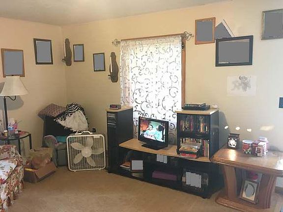 3rd image of 1334 N Clare Ave