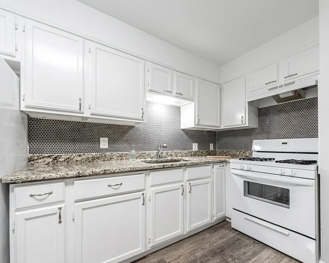 4808 W Wind Trl — Photo 2