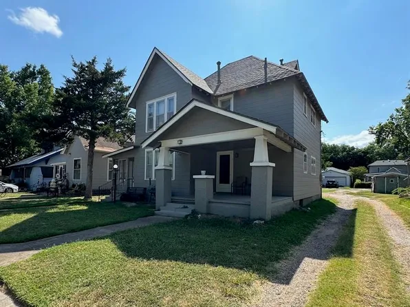 615 N 2nd St, Arkansas City, KS 67005
