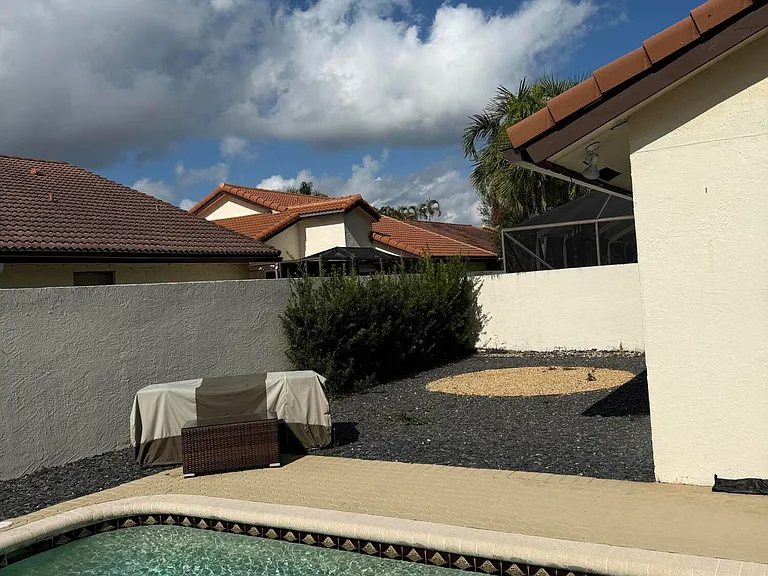 21583 Villa Nova Dr — Photo 31