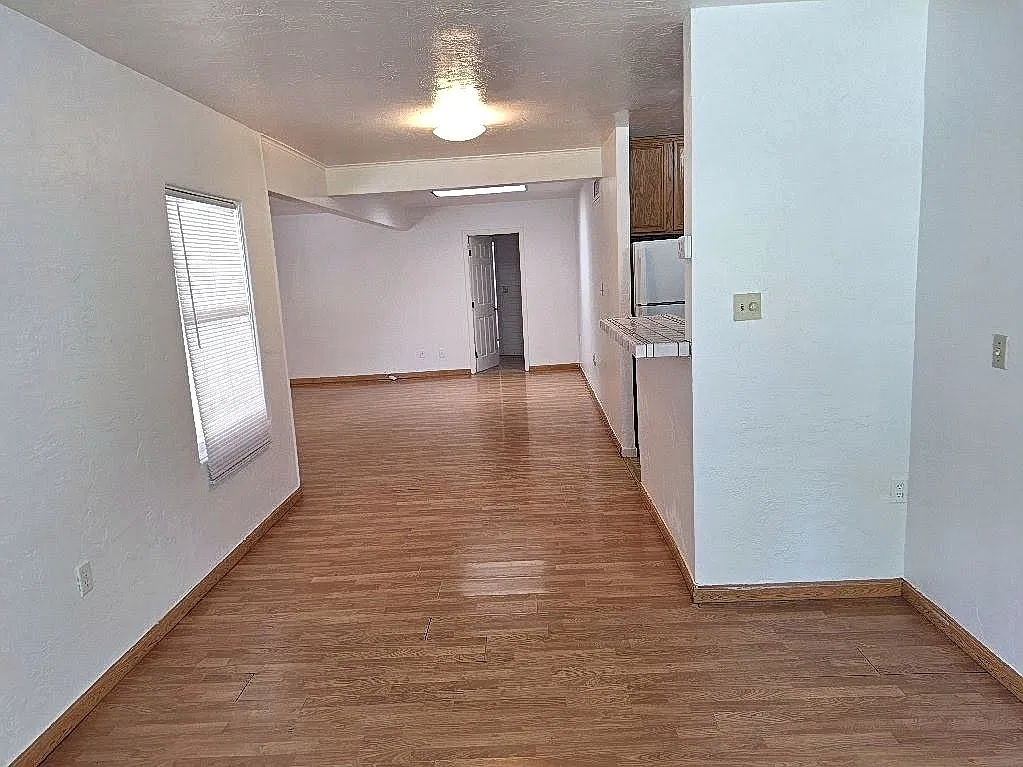 3 bed, 2000 sqft, $2,500 — Photo 1