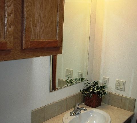 5th image of 663 Scott St