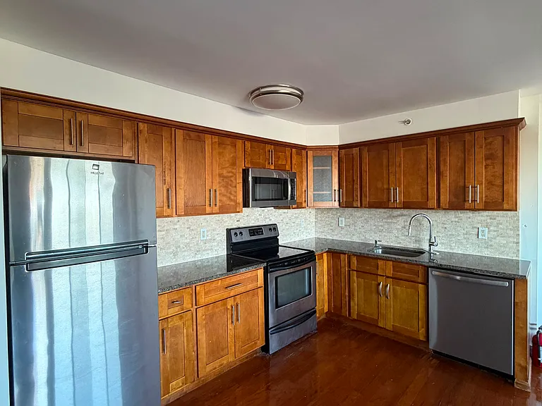 60 Parkway Dr E #6B — Photo 22