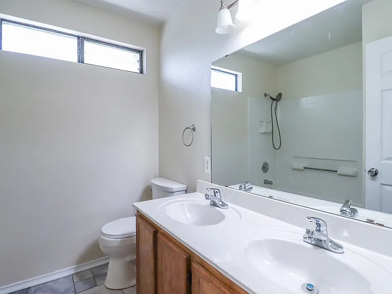 404 Jennifer Cir — Photo 31
