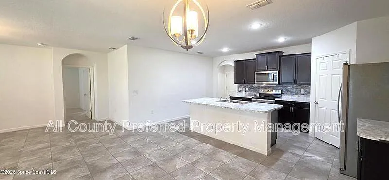 4 bed, 2.0 bath, 1830 sqft, $2,150 — Photo 4