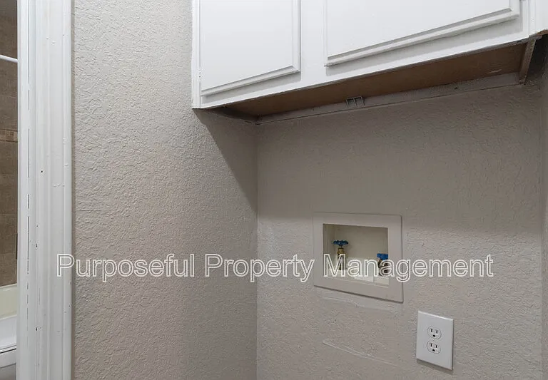 313 Belmont Dr — Photo 20