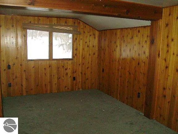 5th image of 4009 S Garfield Rd