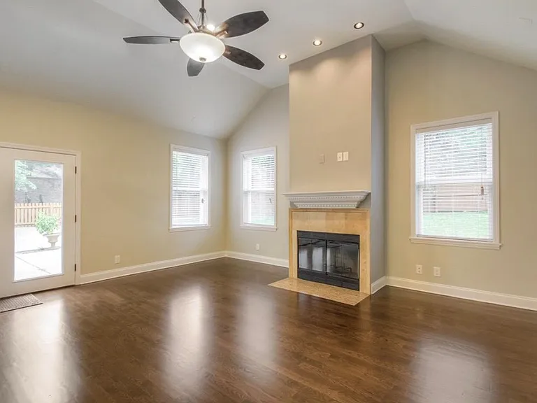 410 Lancaster Ave — Photo 14