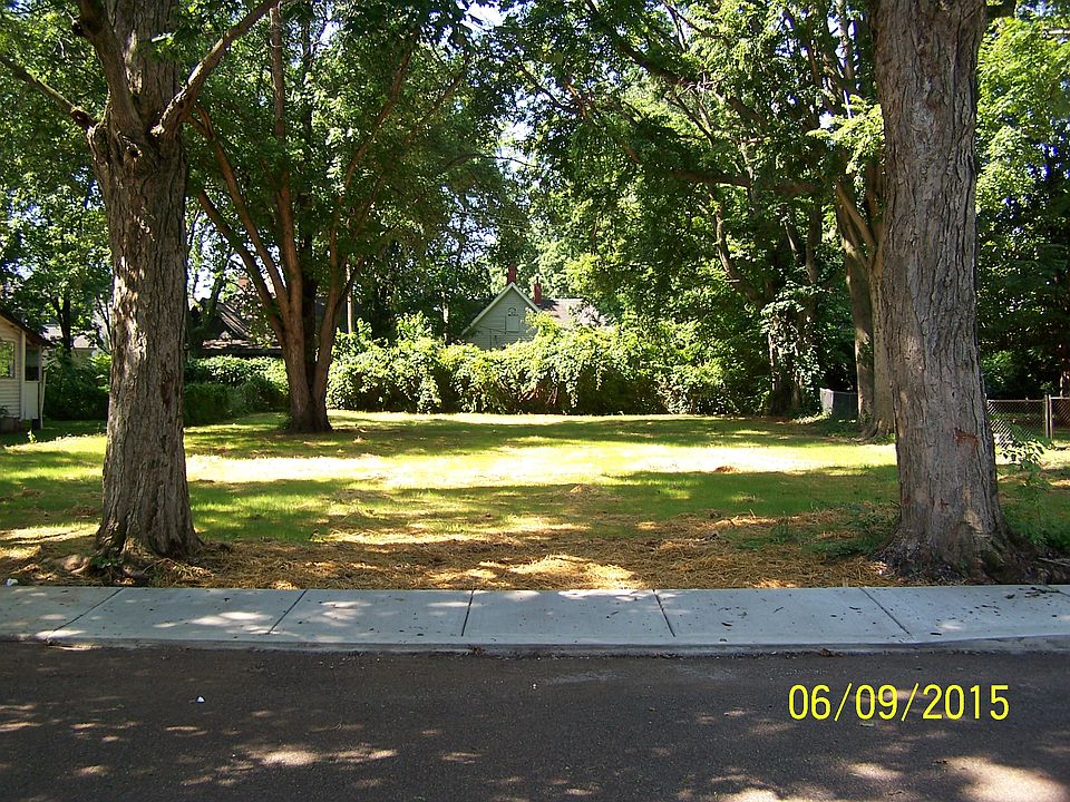 1st image of E 17th St