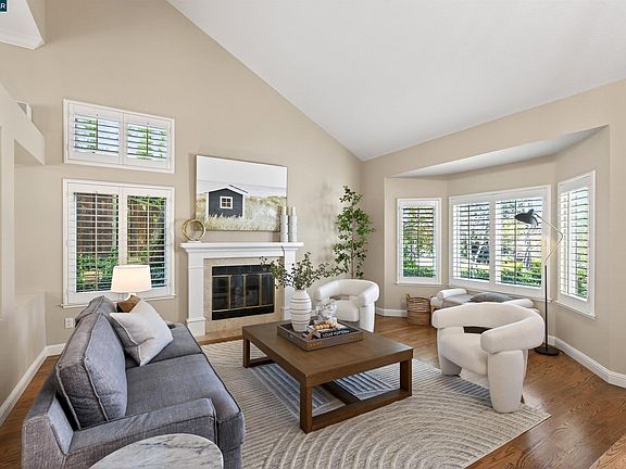 3rd image of 5057 Athens Dr