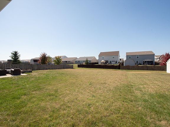 3rd image of 784 Belgian Ln