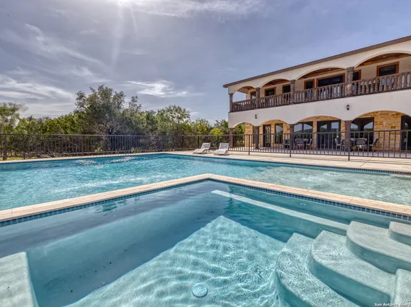 1747 Mountain Valley, ConCan, TX 78838