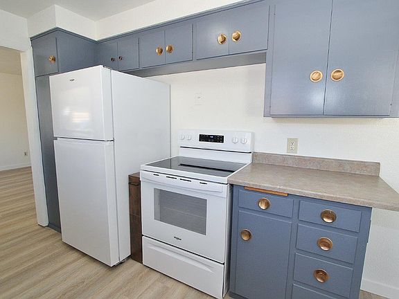 3rd image of 1407 Ellis Ave APT 6