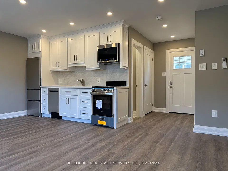 247 Roxton Rd #COACH HOUSE