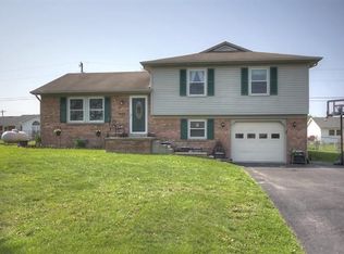 305 Peachtree Dr, Berea, KY 40403