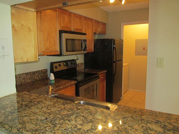 2nd image of 224 Afton Sq Unit 307