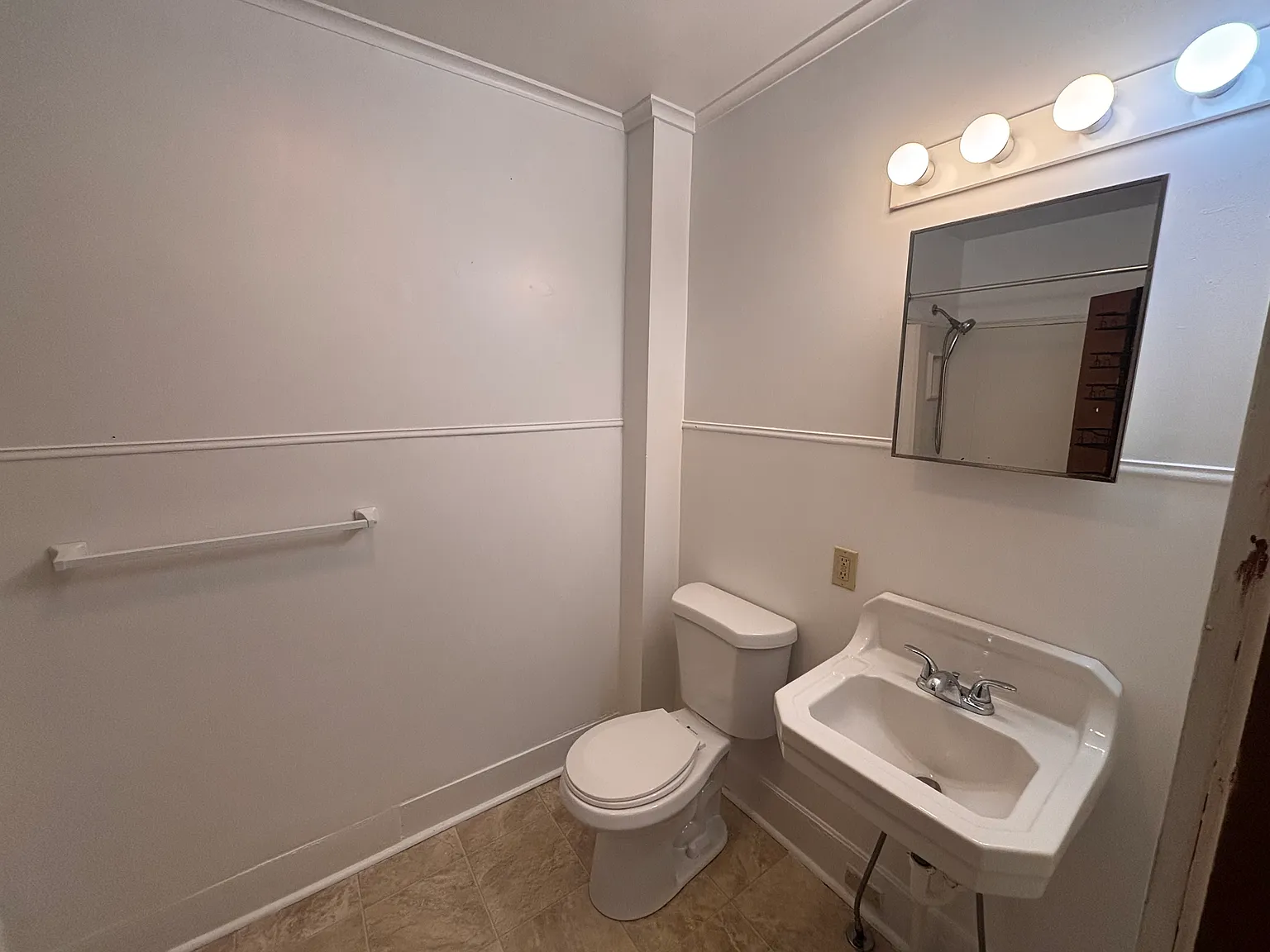 1 bed, 900 sqft, $1,750 — Photo 4