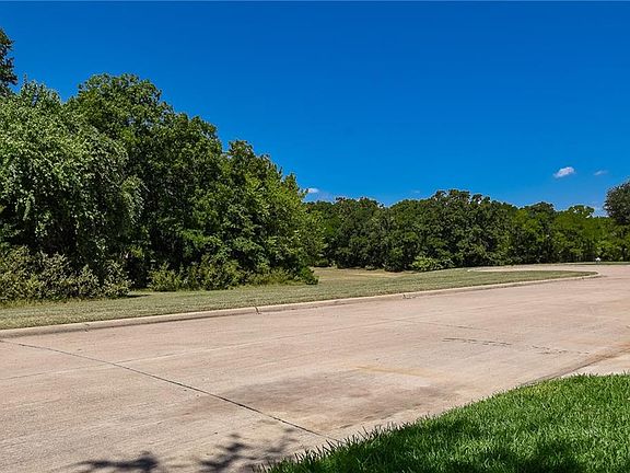 3rd image of 6307 Bramble Creek Ct